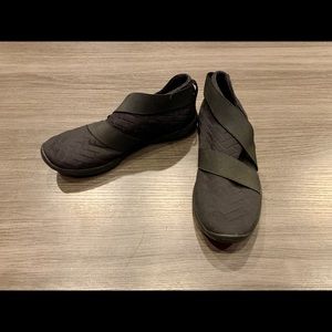 Under Armour Sneakers